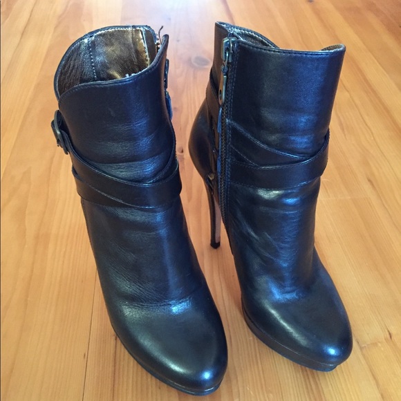 Charles David High Quality Leather Platform Boots - Picture 2 of 11